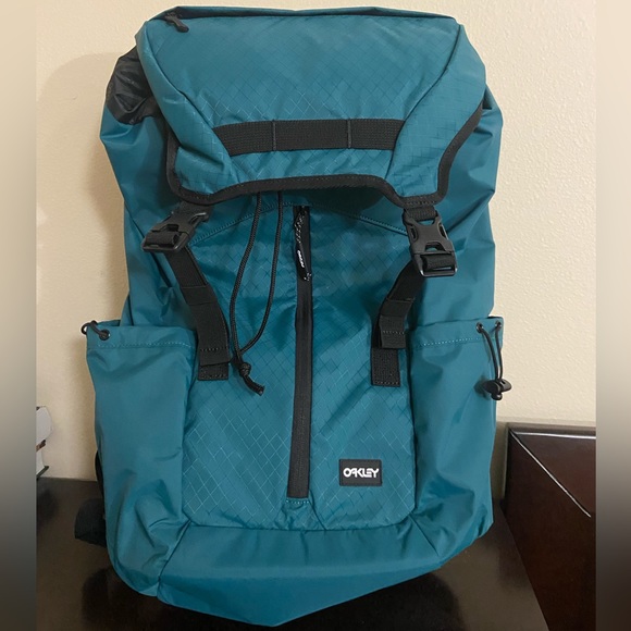 Oakley Other Oakley Voyager Backpack Poshmark